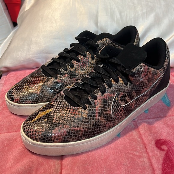Very Rare Kobe Bryant 8 Lifestyle LE Snake Pattern. Size10. Only Serious offers - Picture 2 of 9